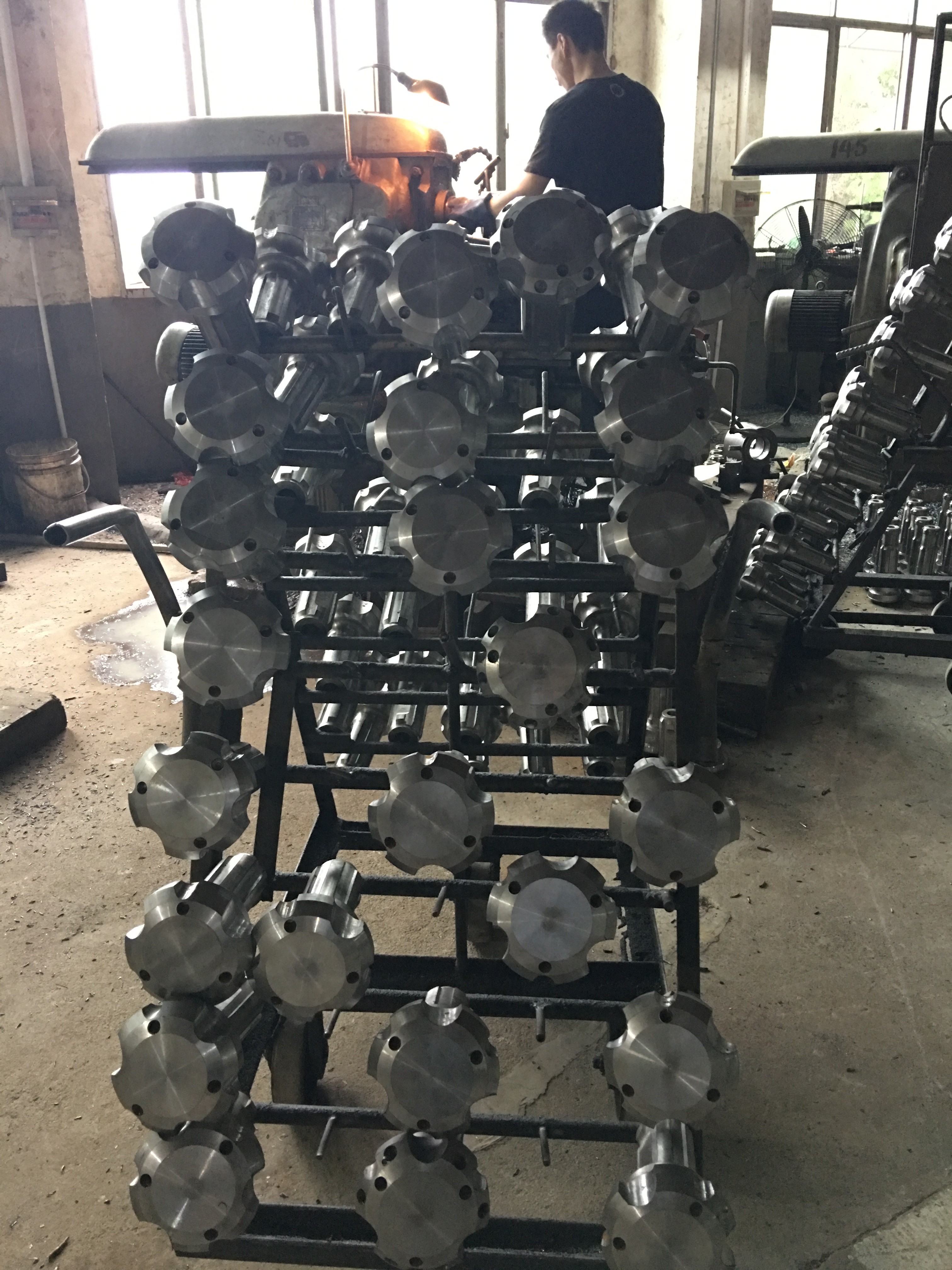 米数多潜孔钻头 提供高中低风压潜孔钻头 潜孔冲击器 等优质采掘钻具